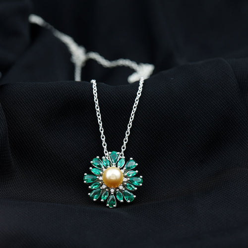18K White Gold Floral Pendant Necklace with South Sea Pearl, Emerald and Diamond X4652
