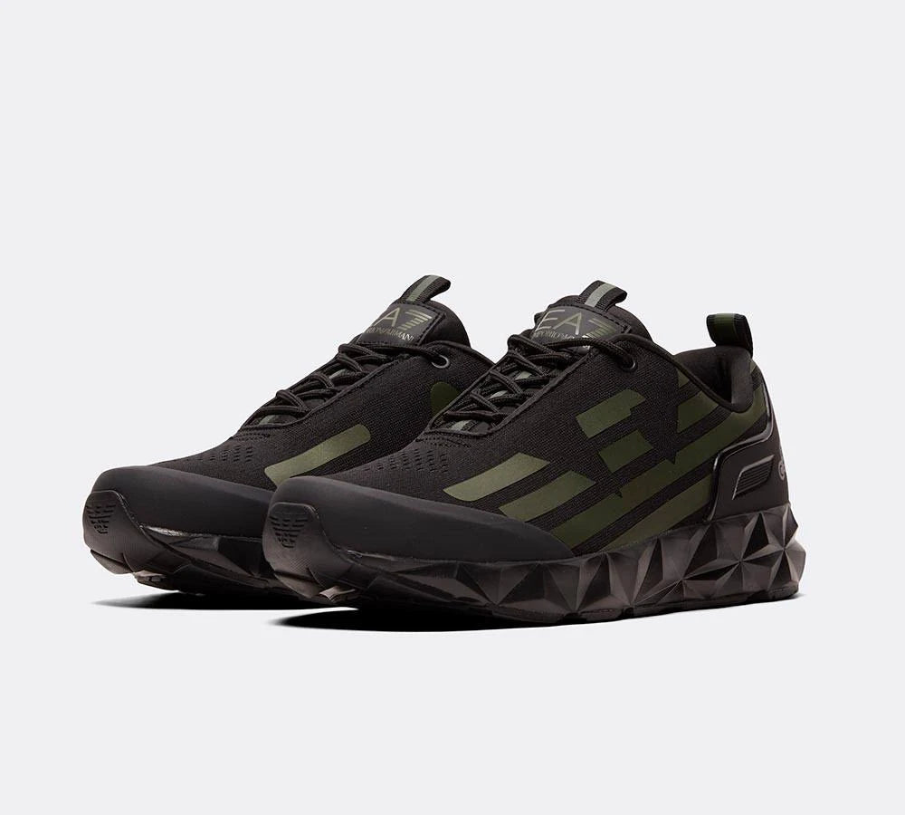 Black Trainer N561