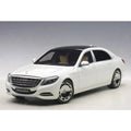 White 1/18 Model Car T4704