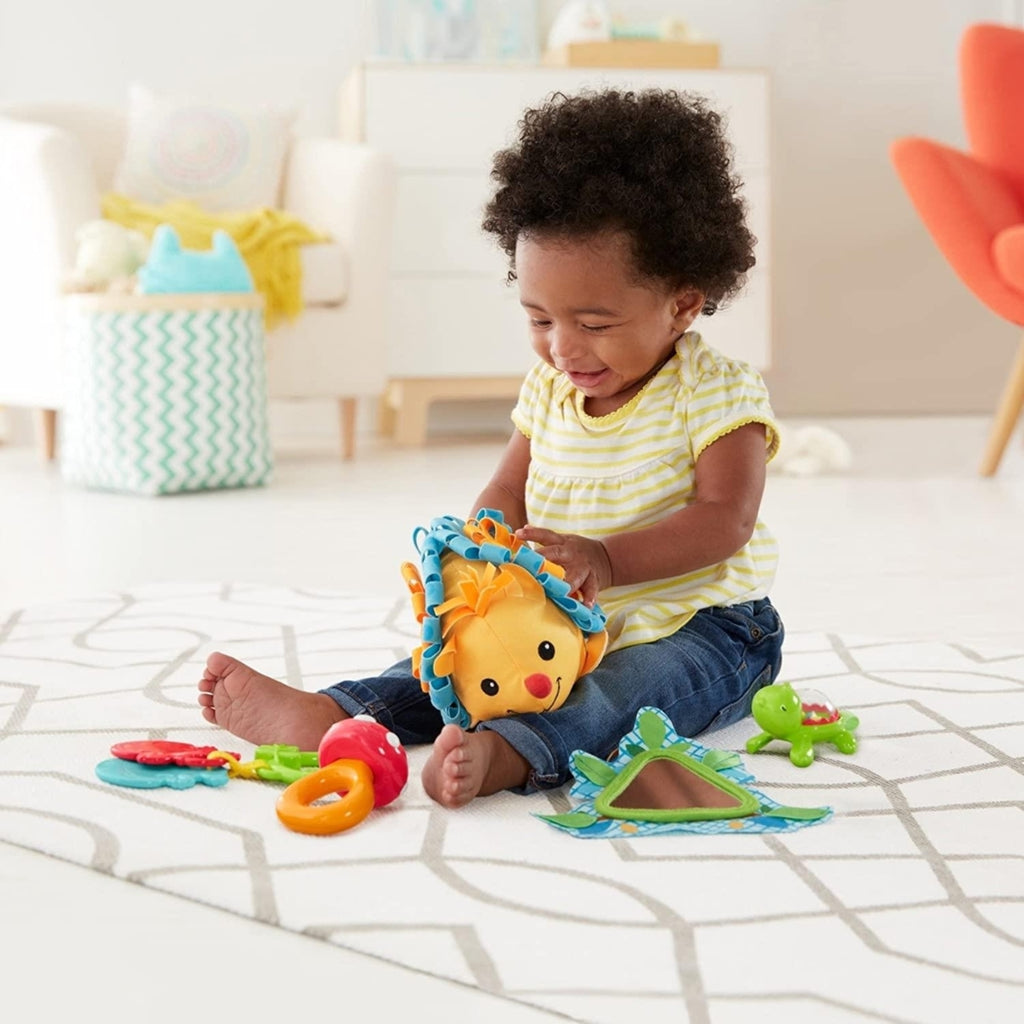 Moonlight Meadow Activity Set 5 Toys Rattles V27312