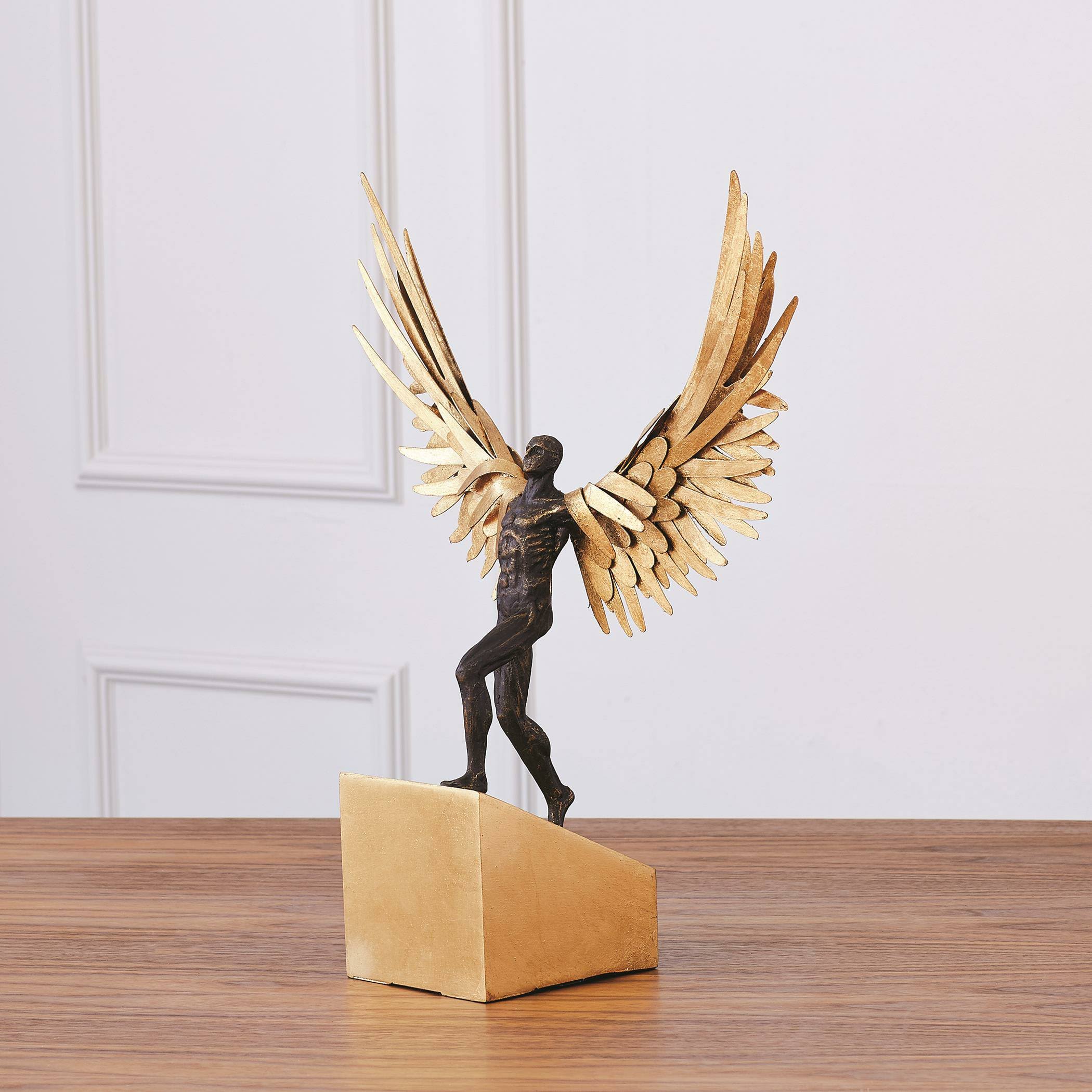 Avian Man-Running D8056