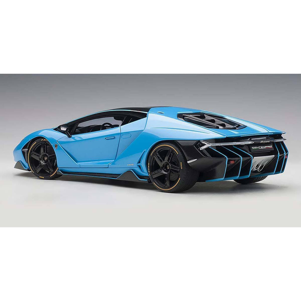Pearl Blue 1/18 Model Car Z34824