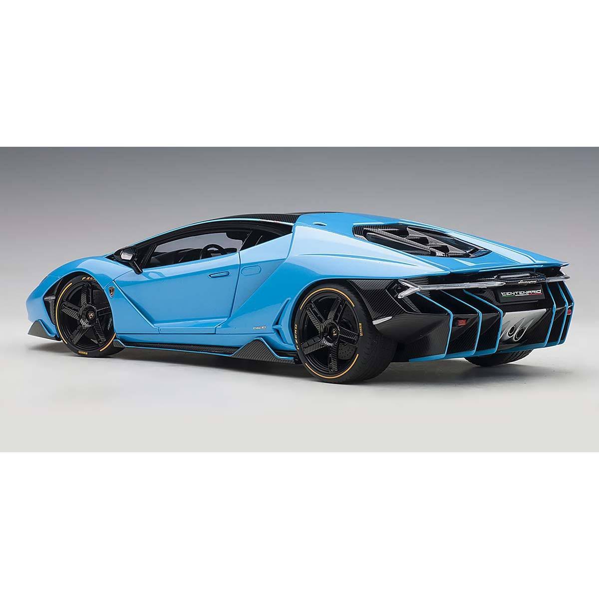 Pearl Blue 1/18 Model Car Z34824